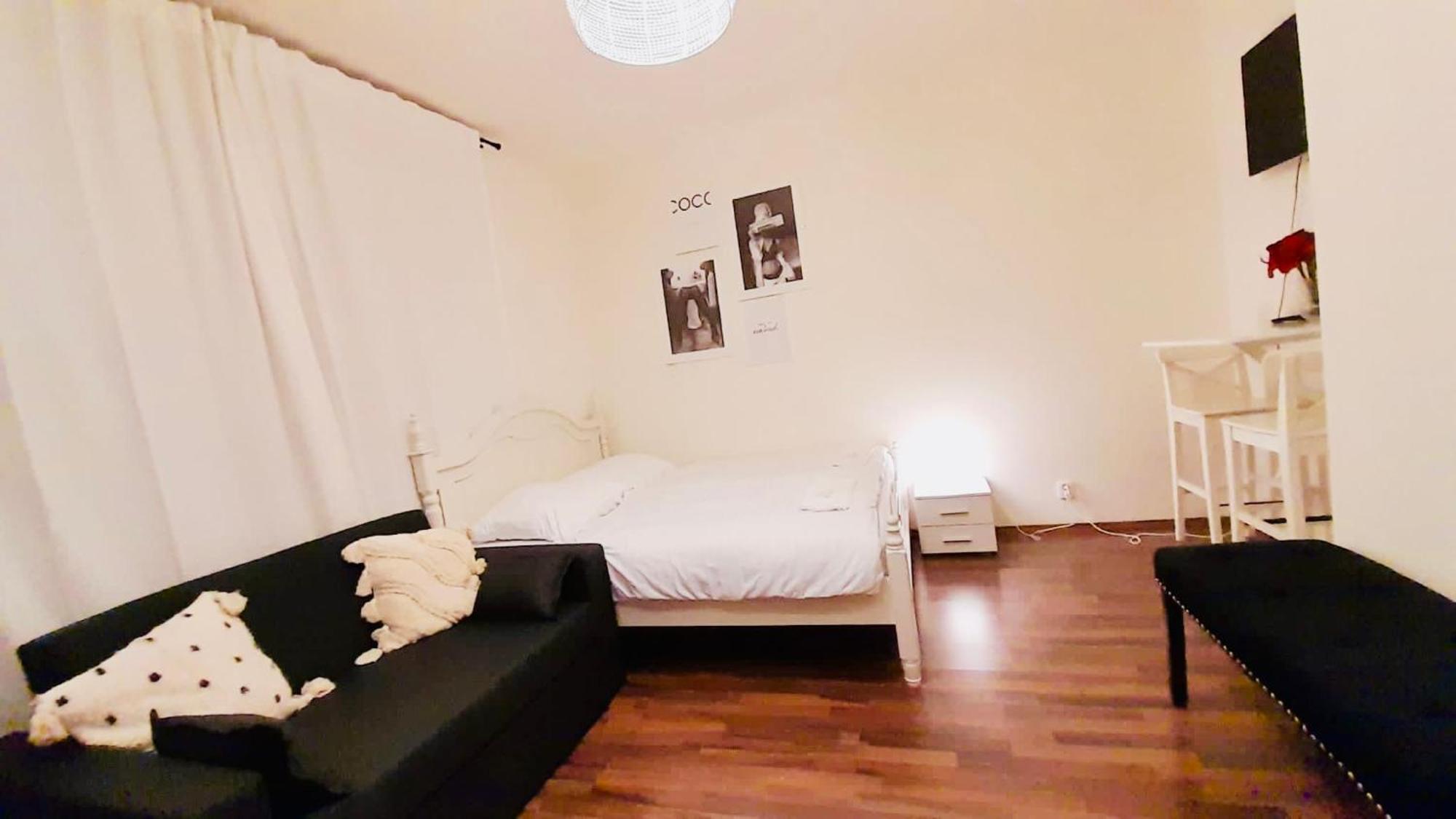 Cozy Homestay At Andel براغ المظهر الخارجي الصورة